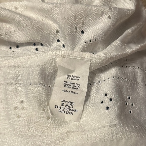 W5 White Ruffled Flowy Flutter Sleeve Blouse - Picture 2 of 2